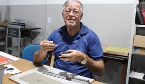 Servidor mais antigo da Imprensa Oficial celebra reconhecimento