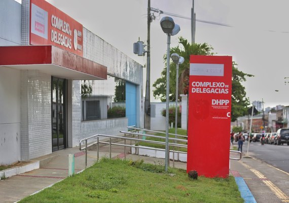 Jovem é assassinado dentro de casa quando descansava no sofá