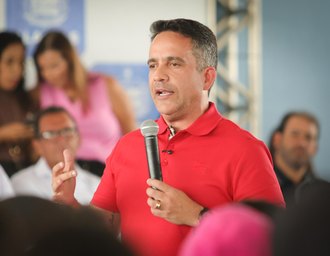 Governo paga R$ 412 milhões aos professores e acelera recorde de obras em Alagoas