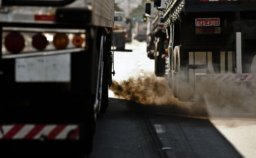 Doze governadores comprometem-se com redução da emissão de gases
