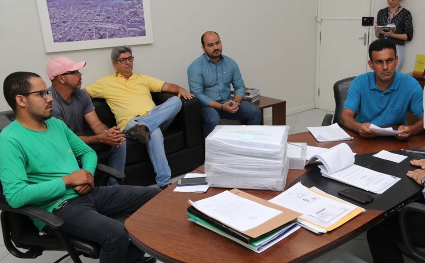 Prefeitura de Arapiraca  reduz salários de 187 agentes e sindicato aciona vereadores