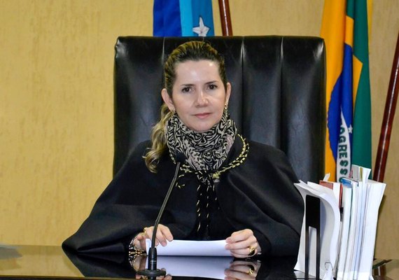 Rosa Albuquerque é empossada solenemente na presidência do TCE