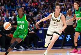 Em tour pelos EUA, seleção brasileira cai para o Chicago Sky, da WNBA