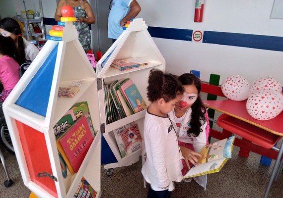 Projeto Sorriso de Plantão recebe doações de livros para seus novos “Foguetes de Leitura”