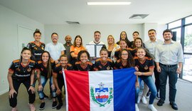 Governo dobra patrocínio à equipe feminina que disputa competições nacionais de futebol