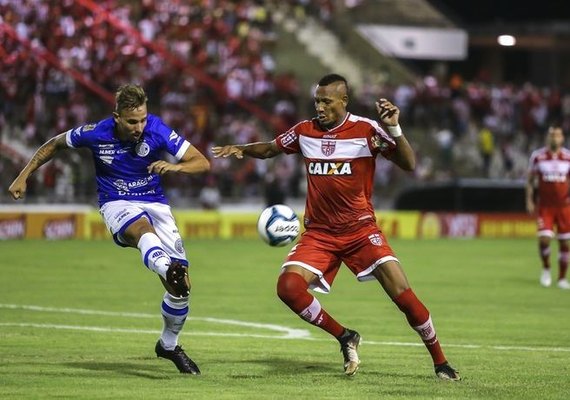 Confiança quer 'frear' o embalado CRB