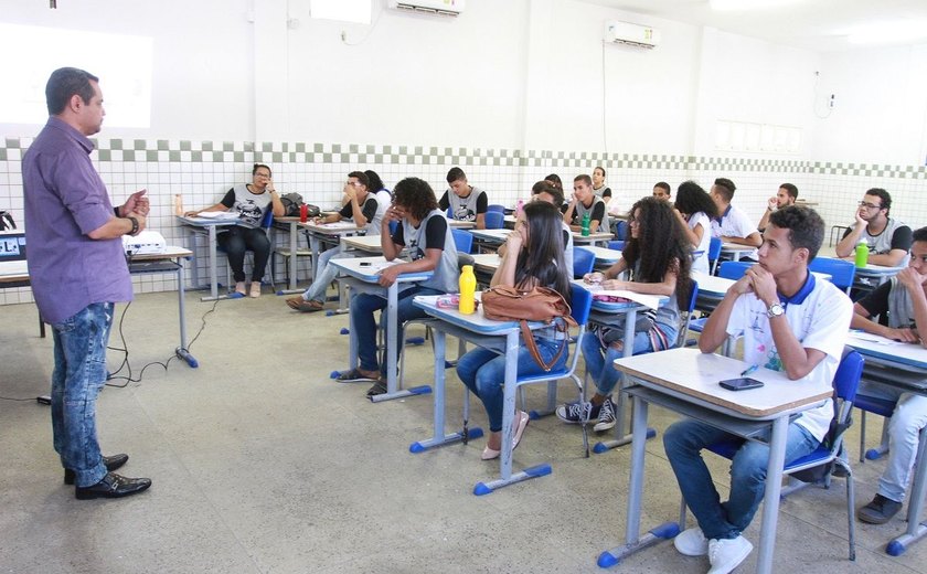 Governo cumpre meta e anuncia mais 15 escolas de ensino integral