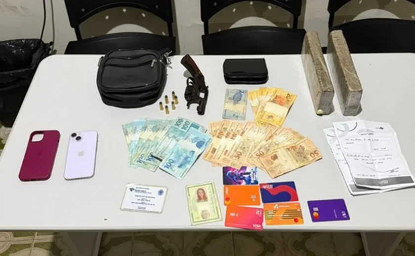 Polícia Civil prende duas mulheres por tráfico de drogas e porte ilegal de arma em Arapiraca