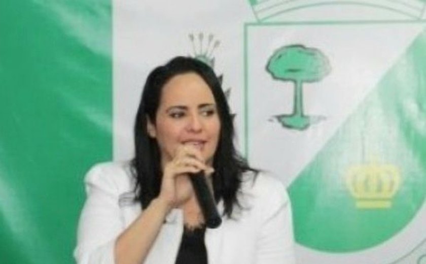 Fabiana Pessoa diz que trair e dar golpe não fazem parte de sua família