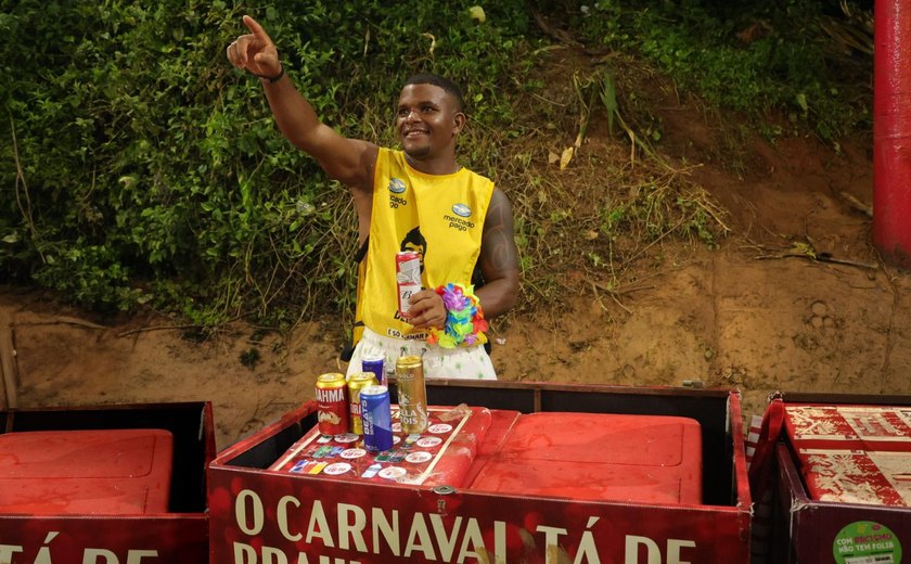 “O melhor lucro em sete anos”: Ambulantes celebram sucesso de vendas e logística no Carnaval de Salvador