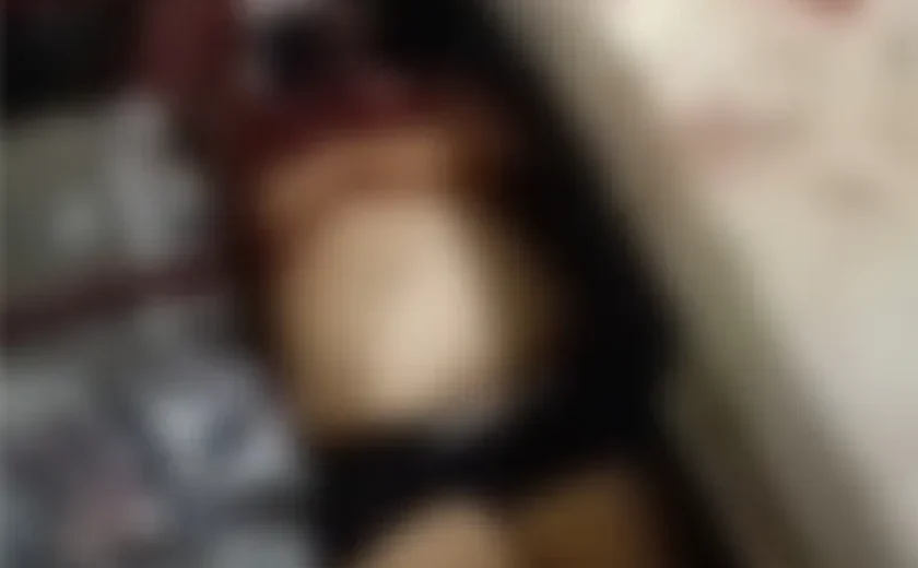 Mulher é encontrada morta dentro de casa no Village Campestre, em Maceió