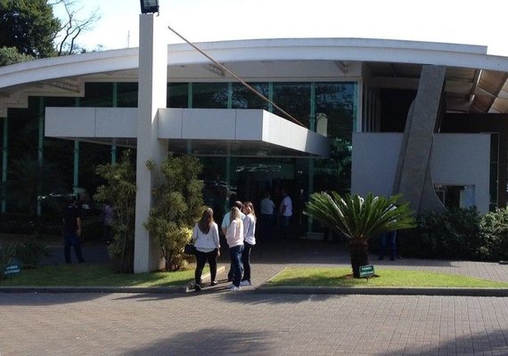 Corpos de pais de jogador do Santos são enterrados em Maringá