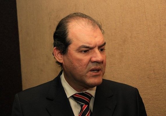 Cunha pede informações sobre coleta ilegal de dados de empresa com atuação no Brasil