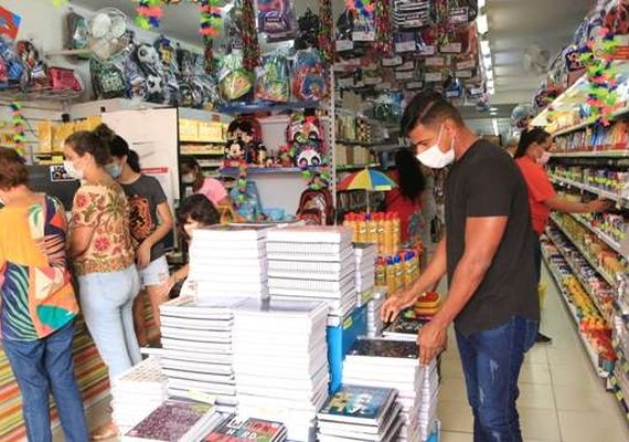 Volta às aulas aquece venda de material escolar