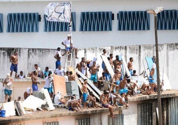 Após entrada do Bope, presos saem do telhado de presídio no Rio Grande do Norte