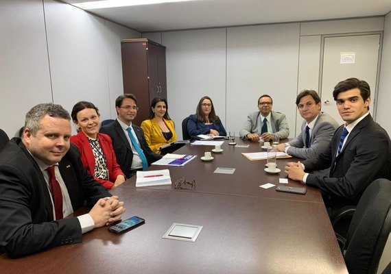 Marcelo Beltrão propõe criar programa para auxiliar alunos lesados