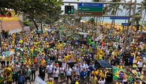 Marcha da Família pró-Bolsonaro compara feministas a cadela
