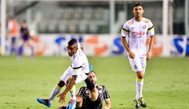 Corinthians quer ex-lateral do Santos para a reserva de Fagner