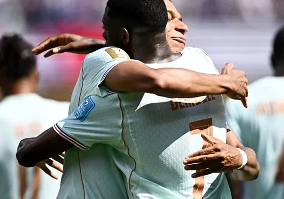 Com show de Dembélé, França goleia a Noruega e avança como líder do grupo