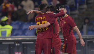 Roma goleia o Benevento e entra na zona da Champions