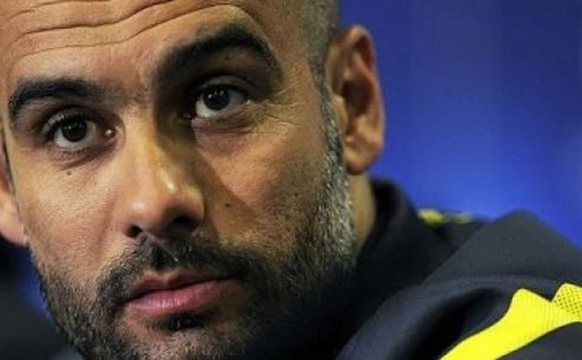 Sem Daniel Alves, Guardiola já teria acordo de R$ 127 milhões por Danilo