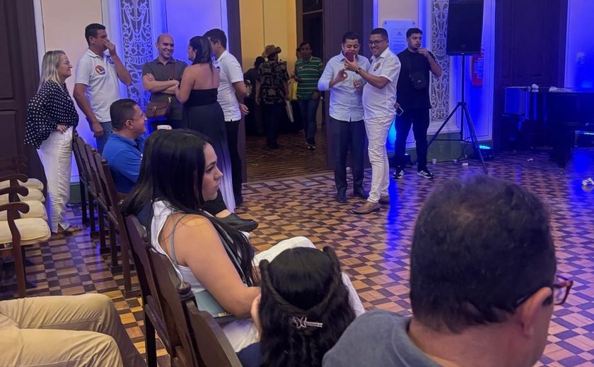 Atraso em convenção do PSDB expõe jogo de planilhas e irrita apoiadores em Jaraguá