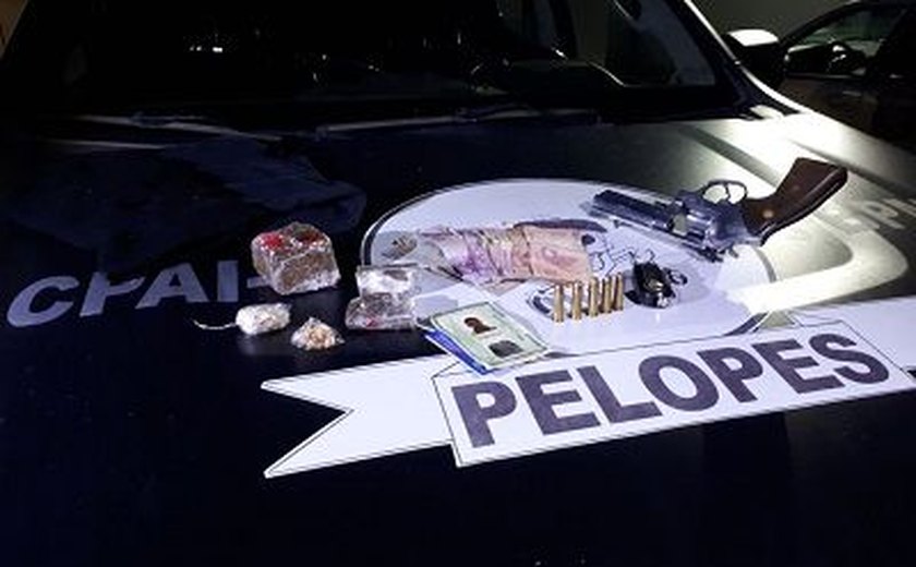 PM apreende arma, drogas e recupera veículos roubados em Arapiraca