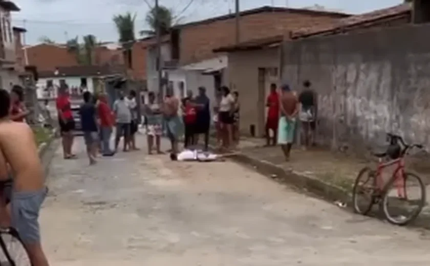 Homem é morto a tiros em rua do Tabuleiro do Martins