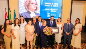Câmara destaca pioneirismo de Marluce Caldas durante entrega de título de cidadã maceioense