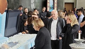 Famosos se despedem de Gugu Liberato sob forte emoção
