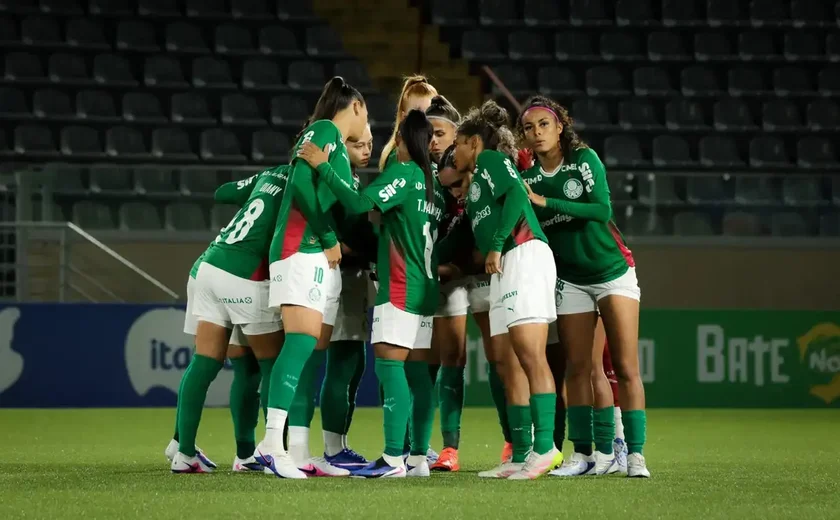 Palmeiras derrota Botafogo e se aproxima da liderança no BR Feminino