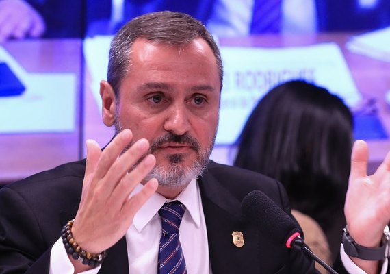 Diretor-geral da Polícia Federal recebe solidariedade de 27 superintendentes