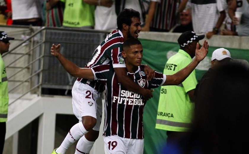 Fluminense bate uruguaios e abre vantagem na Sul-Americana