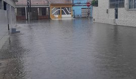 Bairro do Prado sofre com inundações