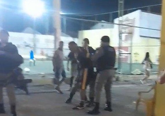 Ex-jogador Zé Carlos é preso em Maceió por dever pensão alimentícia