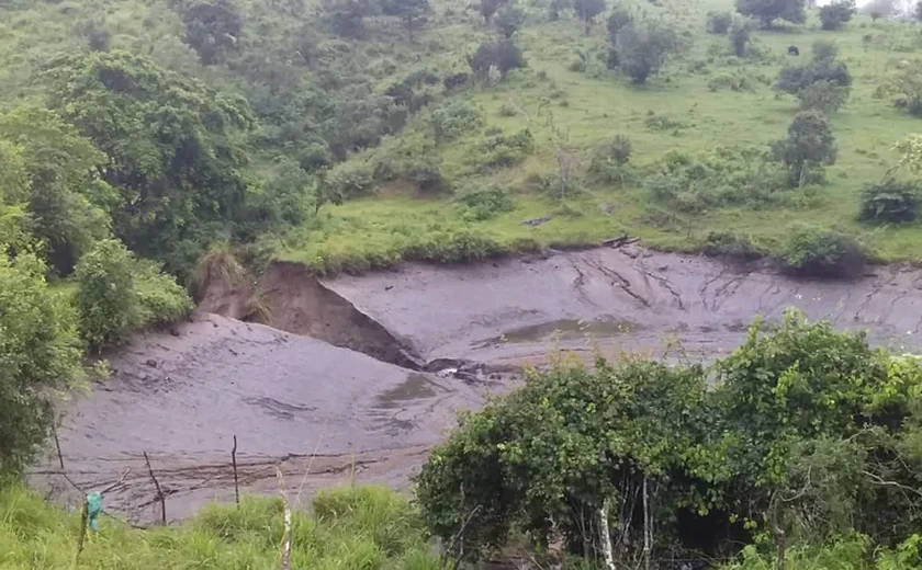 Barragem rompe na comunidade quilombola Tabacaria, em Palmeira dos Índios