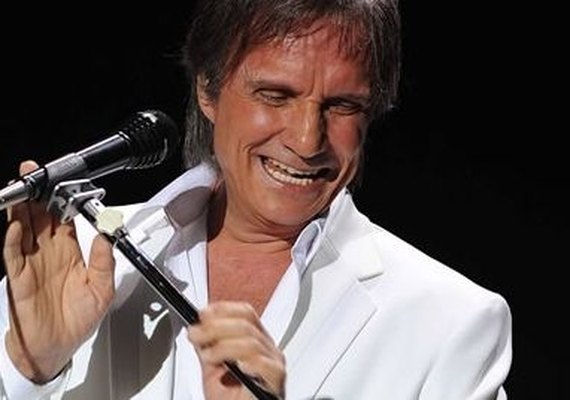 Rei Roberto Carlos fará live especial de Dia das Mães