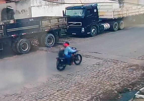 Vídeo: Polícia divulga imagens de suspeitos de assassinato  no Osman Loureiro, em Maceió