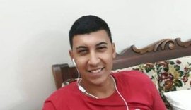 Jovem morre após receber descarga elétrica com celular carregando