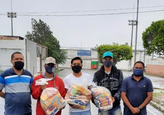 Coruripe paga última parcela de rescisões e doa cestas básicas a atletas residentes em AL