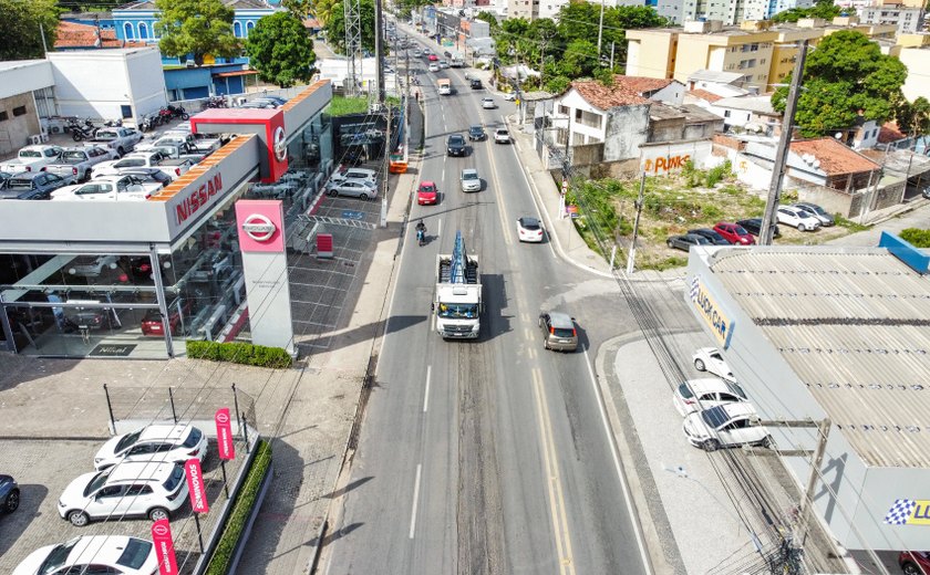 Trecho da Avenida Gustavo Paiva recebe obras de recapeamento neste sábado (9)