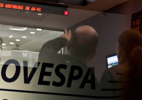 Bovespa tem dia instável, com cenário corporativo no radar
