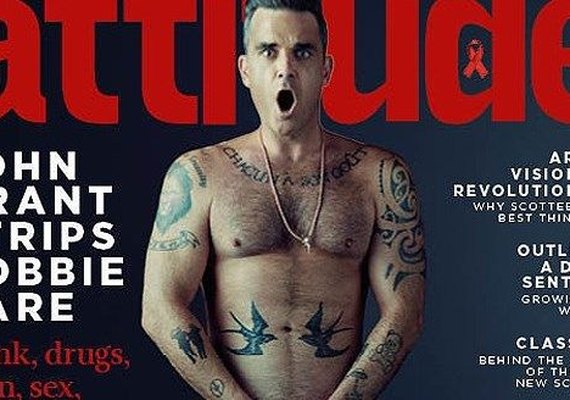 Cantor Robbie Williams posa nu para capa de revista e fala sobre vício em sexo