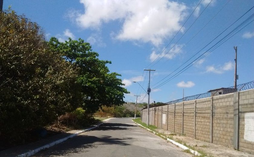 Roubo constante de cabos no Pontal prejudica iluminação no bairro