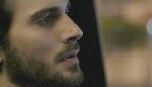 'A Força do Querer': Ruy joga carro contra Irene duas vezes