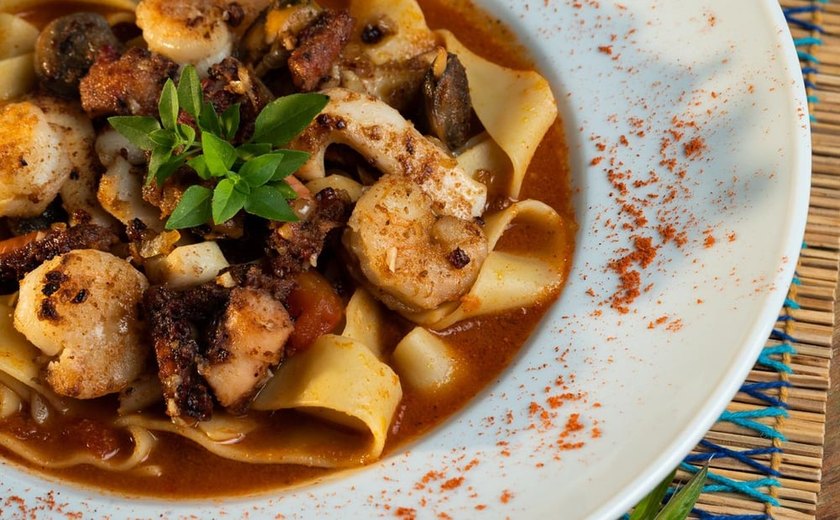 Chef e CEO do Villa Milagres recebe prêmio internacional diretamente de Mendoza, na Argentina.