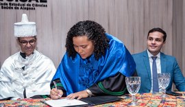 Pollyanna Almeida toma posse como nova reitora da Uncisal ao lado do vice-reitor Henrique de Oliveira Costa