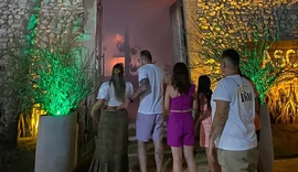 Incêndio atinge restaurante na Praia do Marceneiro e Bombeiros são acionados