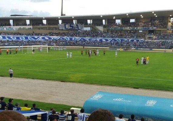 CSA derrota o Moto Club no Estádio Rei Pelé e assume a liderança do Grupo A