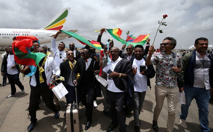 Após 20 anos, voos comerciais entre Etiópia e Eritreia são retomados